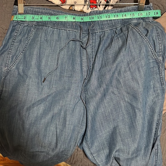 Clearance❗️ New Denim Gap  Jeans with pockets Waist 17 inches Size L - Picture 5 of 5